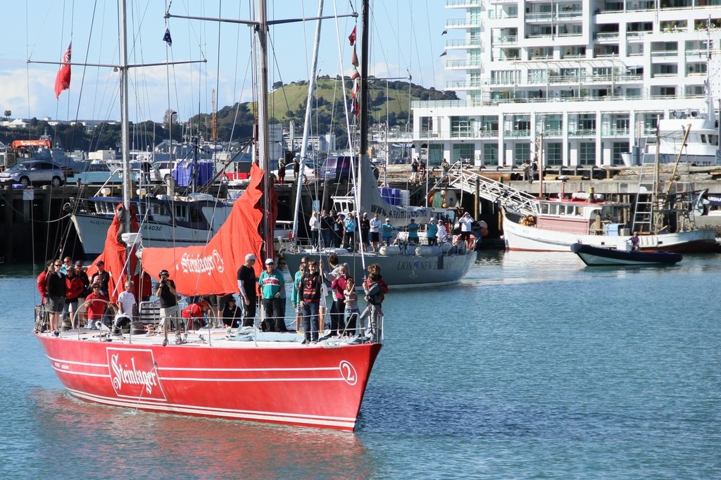 Entering the Viaduct - Steinlager 2 returns home, May 5, 2012 © Richard Gladwell www.photosport.co.nz